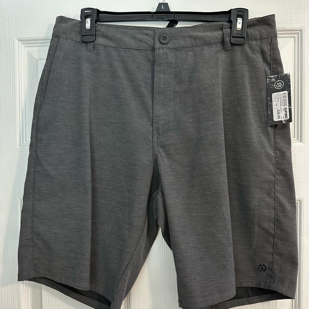 Zumiez men’s board shorts  brand new with tags size 30